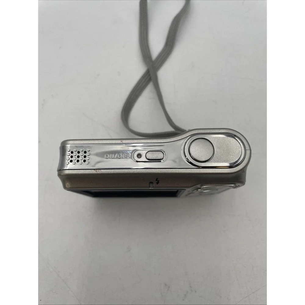 Nikon Coolpix L6 6MP Digital Camera 3X Optical Zoom+CD+Manuals +Case Tested Fine
